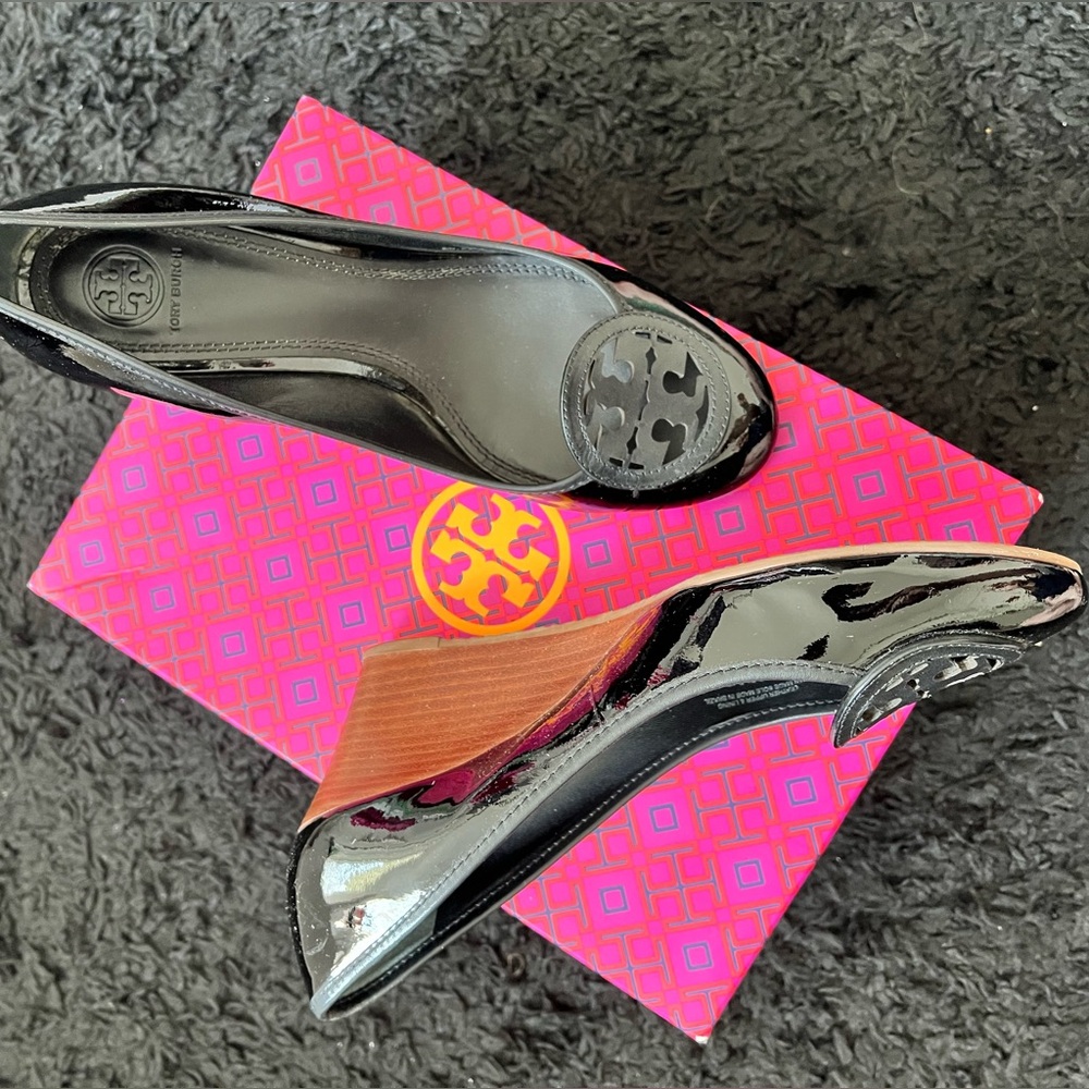Tory Burch Black Wedge Shoes with Elegant Design